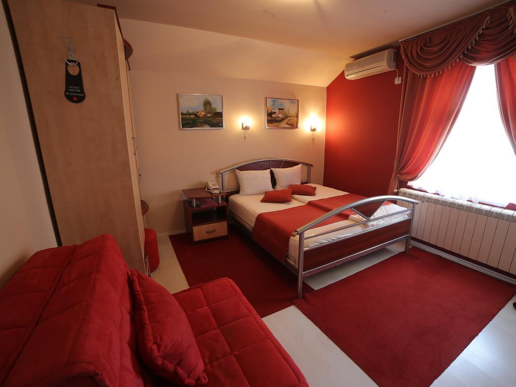 Hotel Zeneva Kragujevac Habitación foto