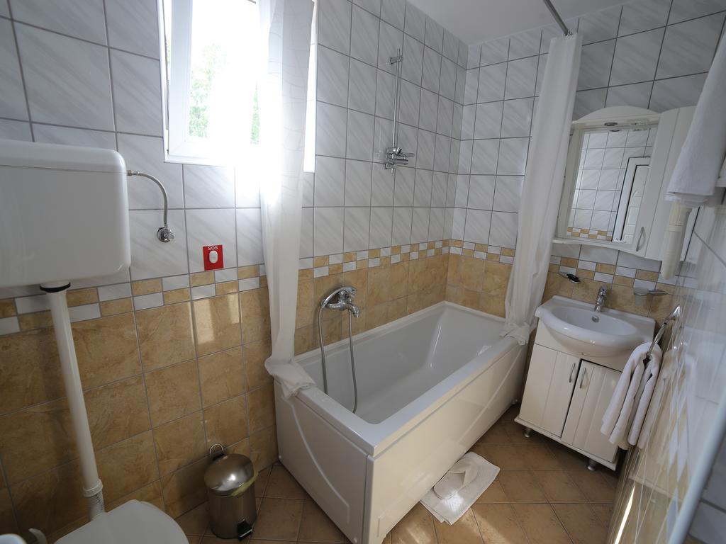 Hotel Zeneva Kragujevac Habitación foto