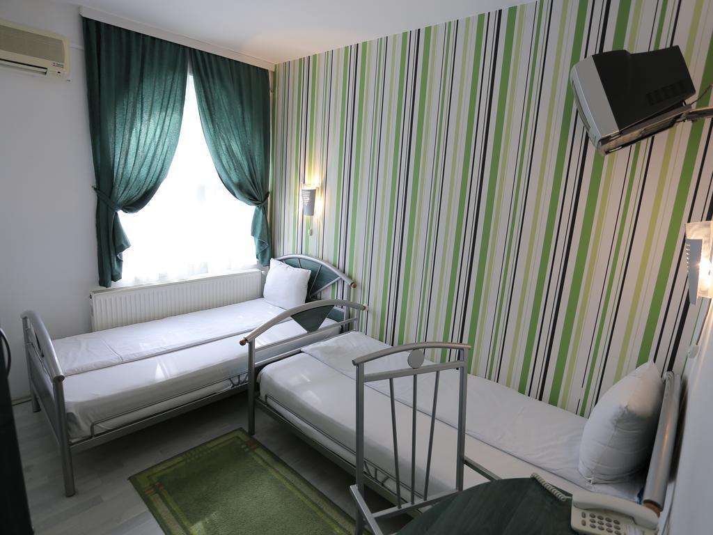 Hotel Zeneva Kragujevac Habitación foto