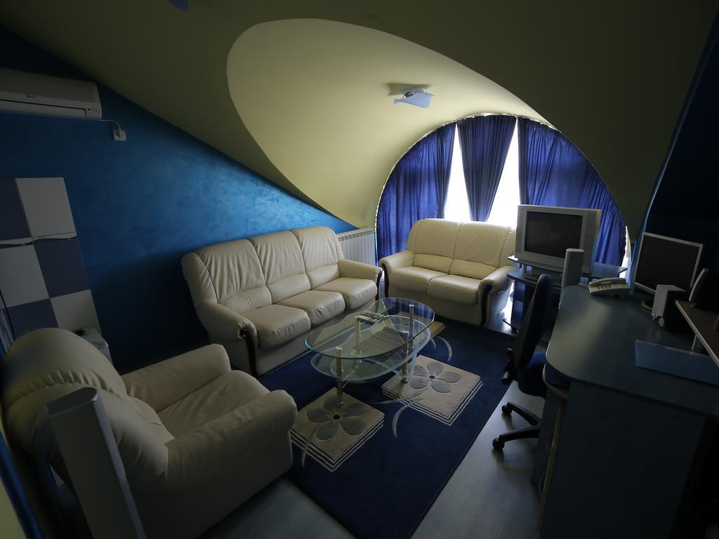 Hotel Zeneva Kragujevac Habitación foto
