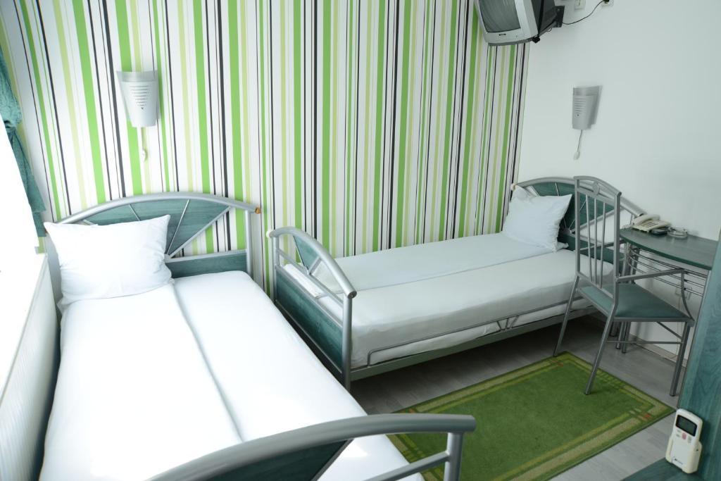 Hotel Zeneva Kragujevac Habitación foto