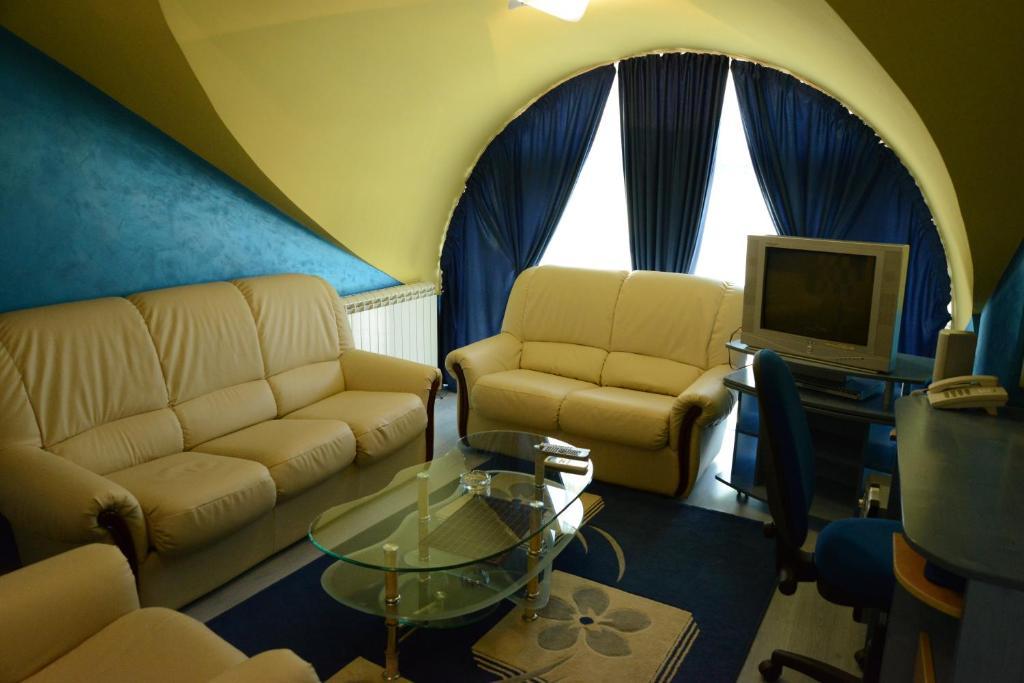 Hotel Zeneva Kragujevac Habitación foto